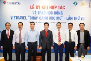 Vietravel hợp tác với 5 trường đại học, trao học...