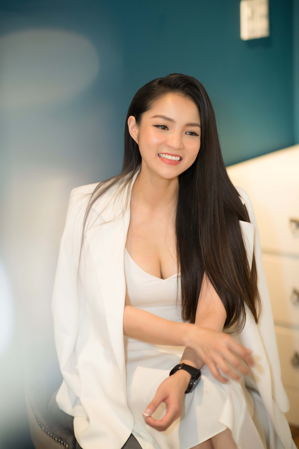 Thuy Top: 'Toi bo ra chuc ty dong de lo com ao cho nghe si xiec' hinh anh 2